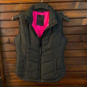 Black Aeropostale vest